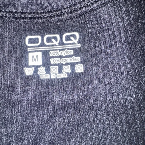 ๐๐๐๐ OQQ Medium Black Ribbed Half Zip Sleeveless ๐๐จ๐๐ฒ๐ฌ๐ฎ๐ข๐ญ - Picture 2 of 6